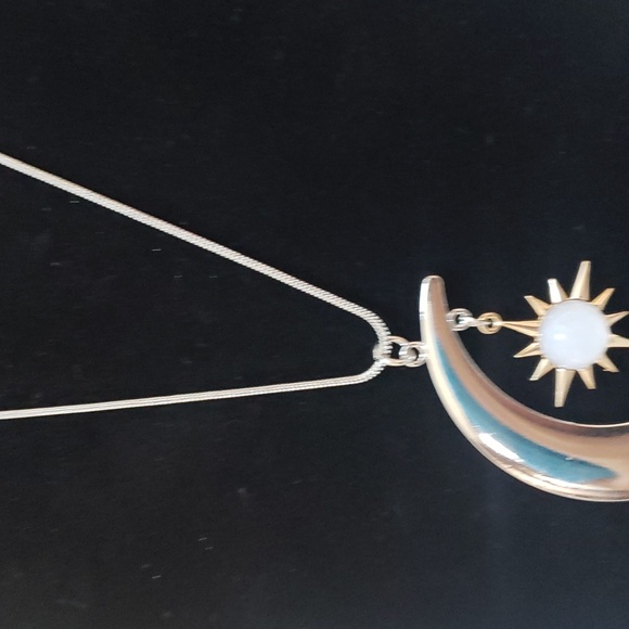 Moon necklace long chain with matching earrings - Picture 4 of 6